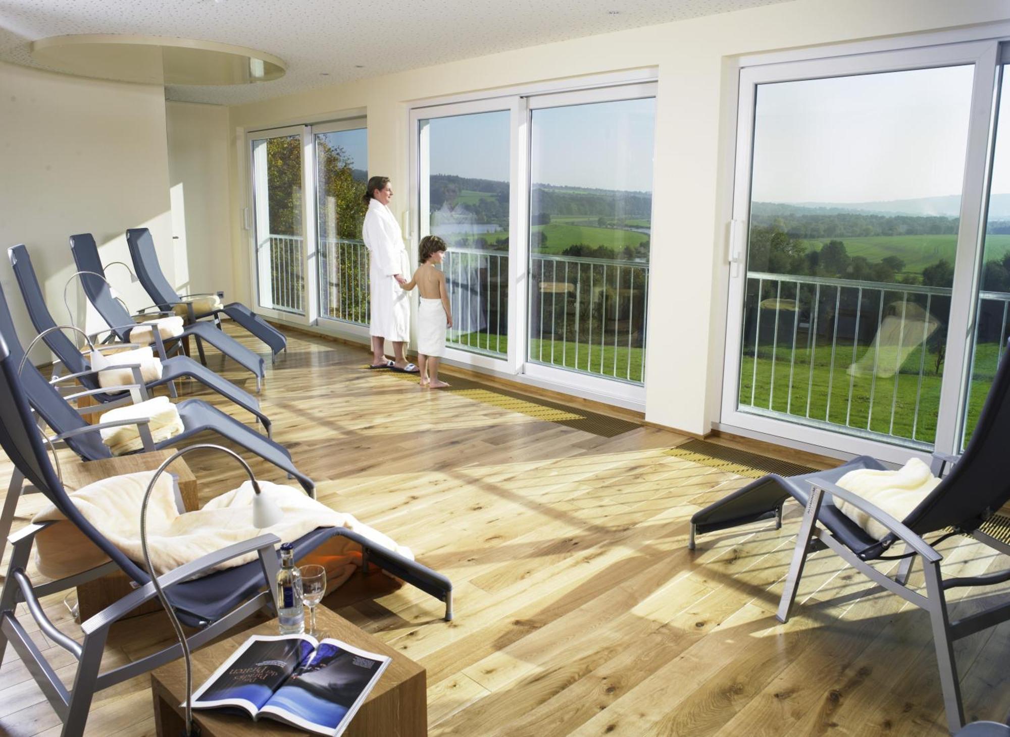 Landhotel Weserblick Beverungen Bagian luar foto